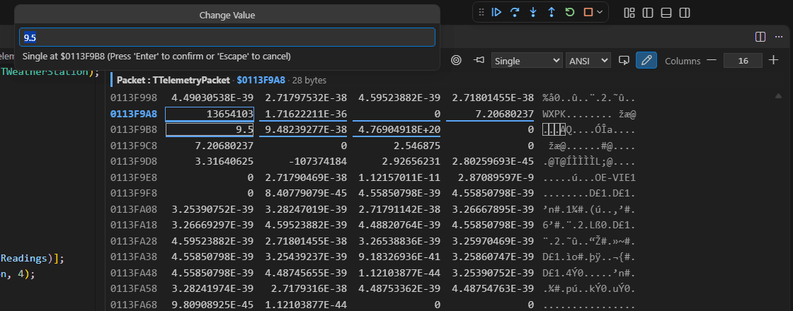 The Change Value input box over the memory view, offering 9.5 with the prompt Single at $0113F9B8; the view shows Packet in the Single format with edit mode switched on.